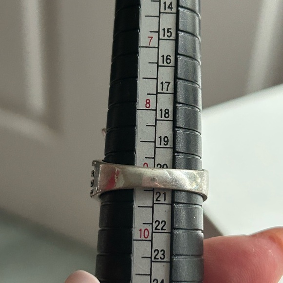 4/$50 Elegant Green and Pink Gemstone Ring size 9 💚 - Picture 7 of 7